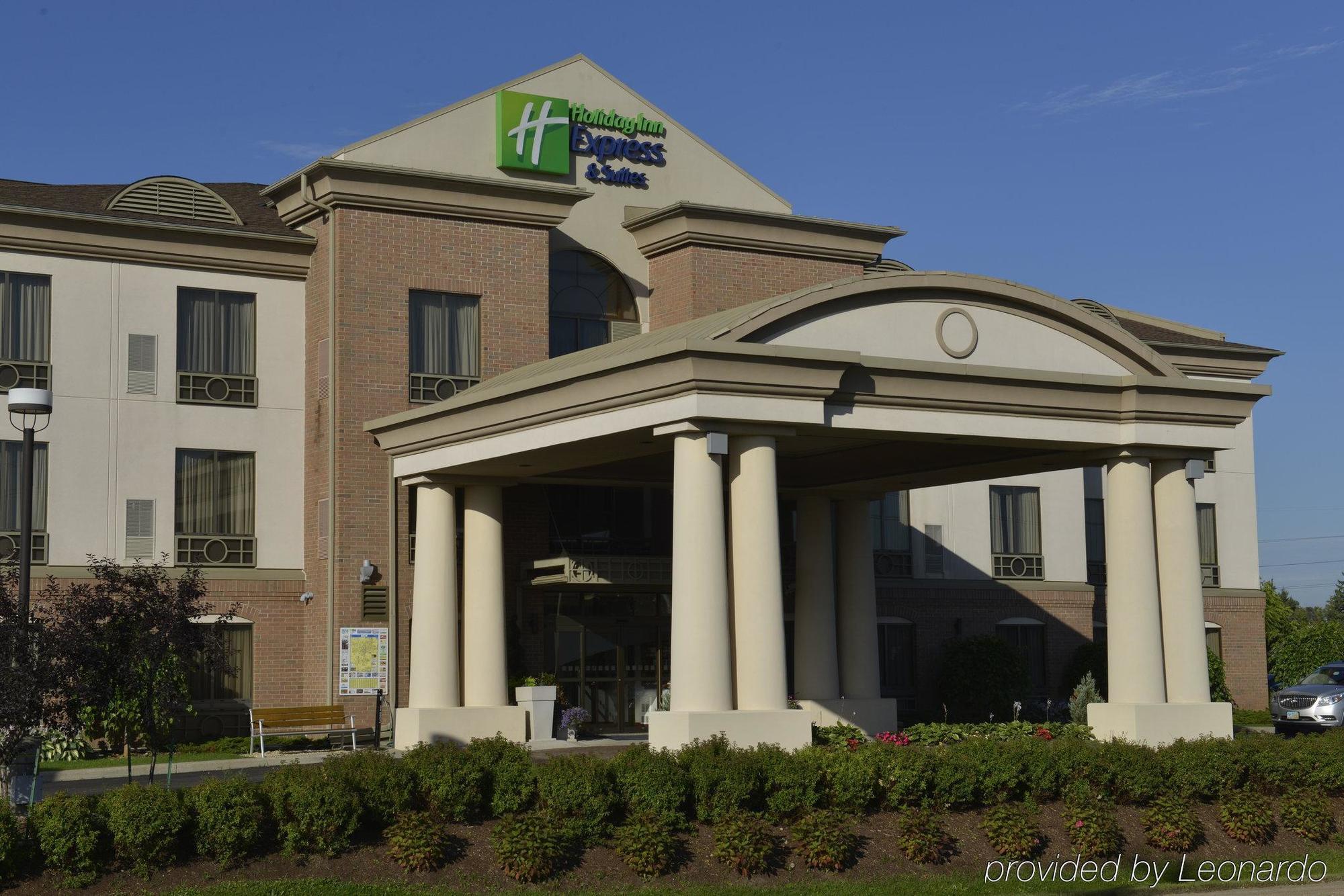 Holiday Inn Express And Suites Guelph, An Ihg Hotel Екстериор снимка
